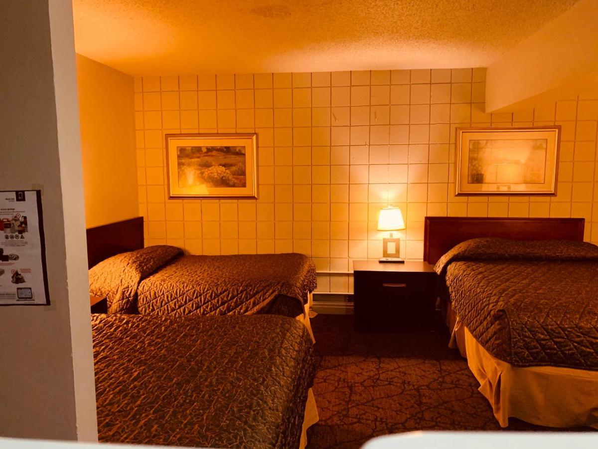Red Carpet Inn & Suites Calgary Exterior photo
